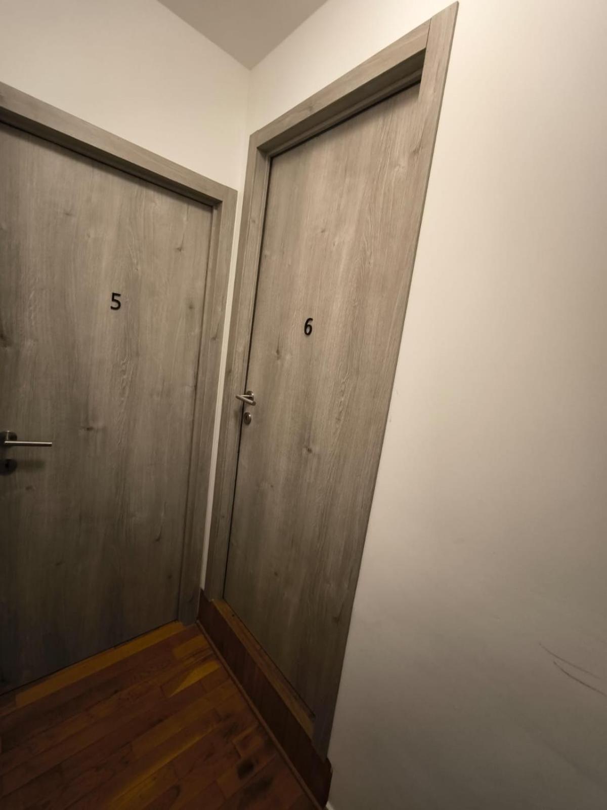 שרלרואה Belle Villa De Luxe Avec 8 Chambres מראה חיצוני תמונה